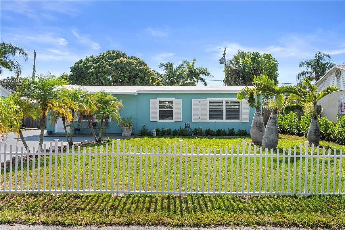 3 bed, 2.0 bath, 1075 sqft, $5,400 — Photo 3