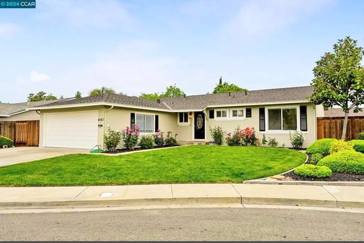 3 bed, 1100 sqft, $4,000 — Photo 1
