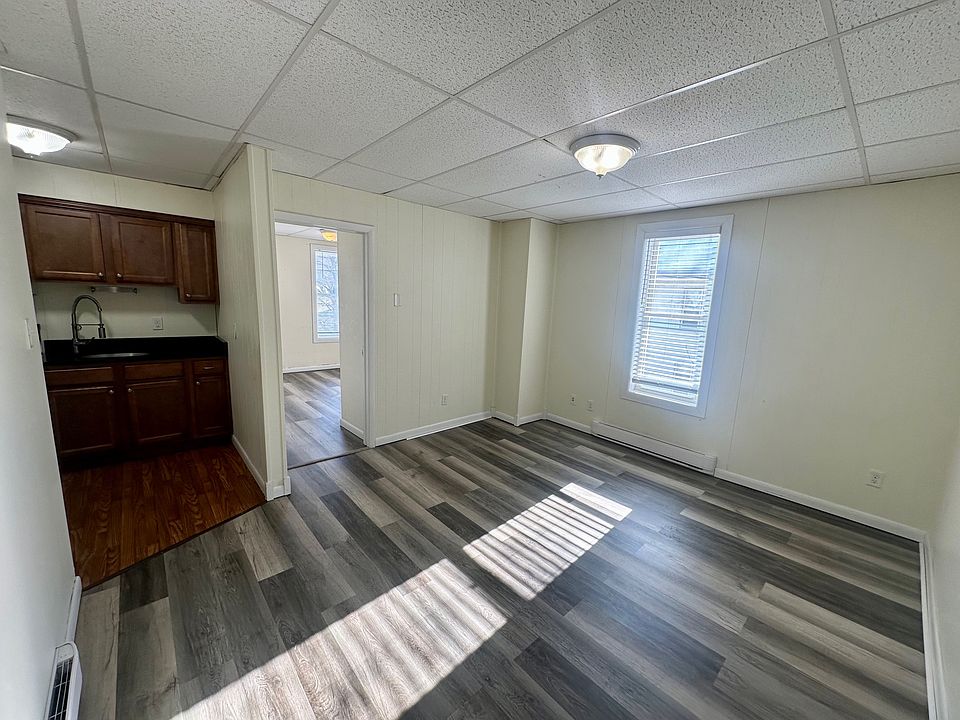 1st image of 107 Broad St APT B