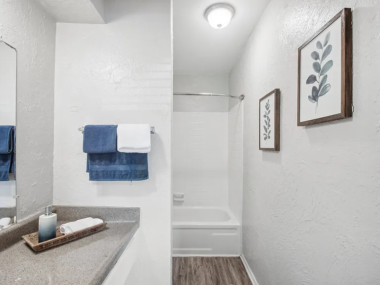 Highland Park Apartments — Photo 12
