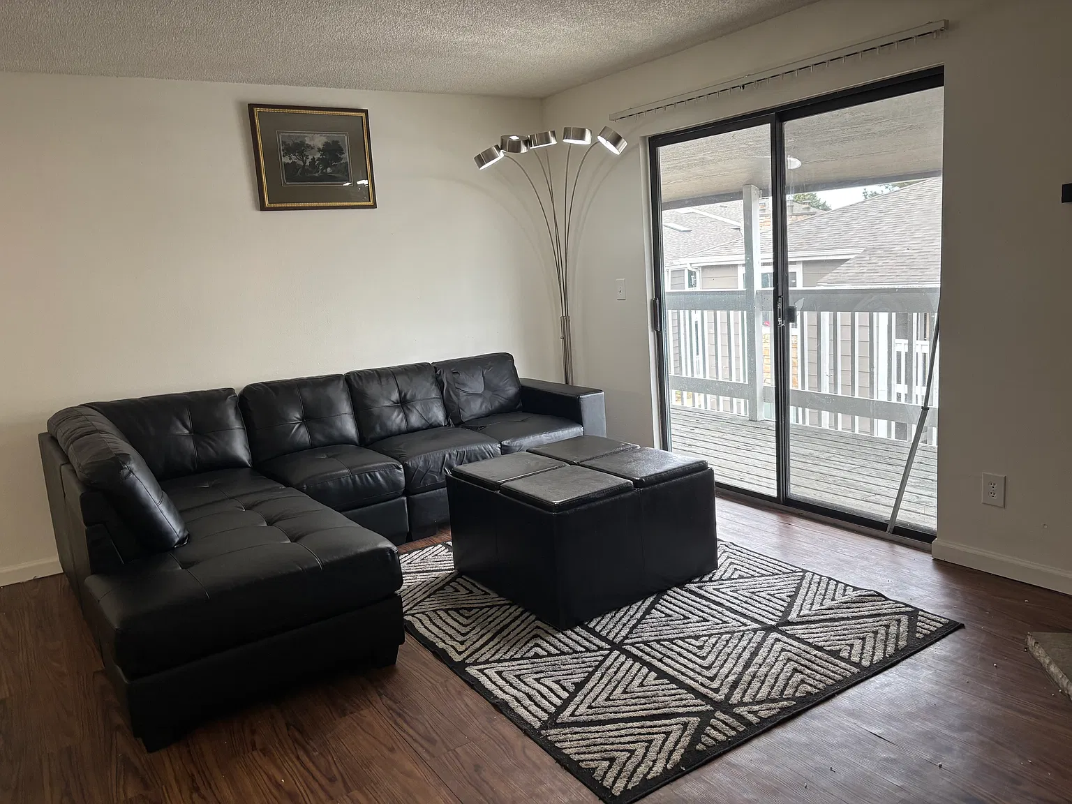 3 bed, 1177 sqft, $2,995 — Photo 3