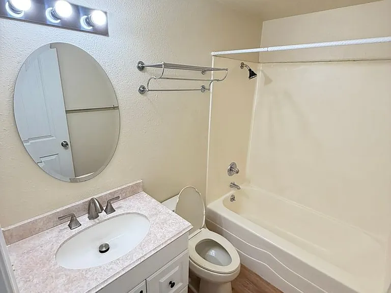177 W C St #7 — Photo 25