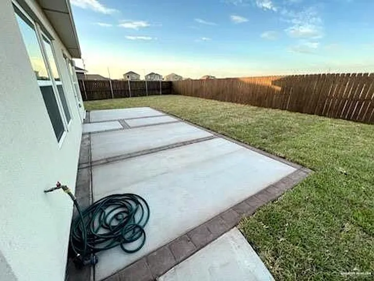 2402 Augustin Ct — Photo 18
