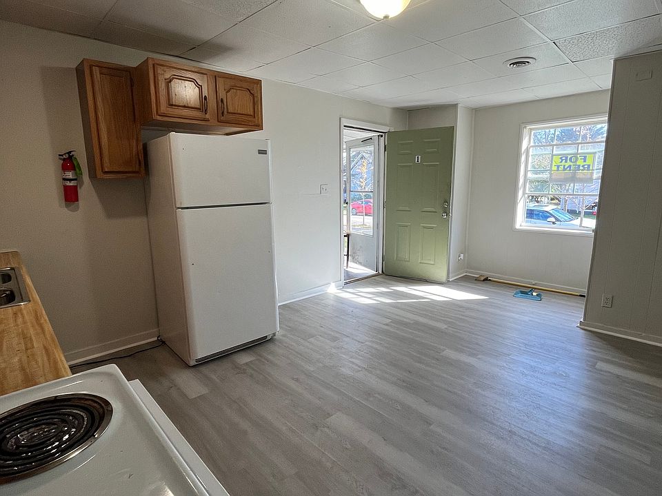 1st image of 2449 Woodbine Ave APT 1