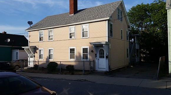 2nd image of 32 Vine St
