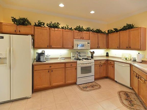 3rd image of 4238 Whispering Oaks Dr