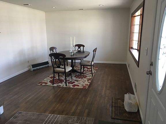 3rd image of 81 W 22nd St