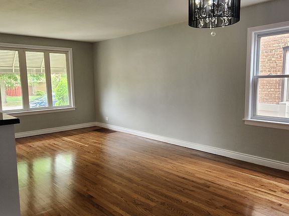 3rd image of 11009 S Avenue G
