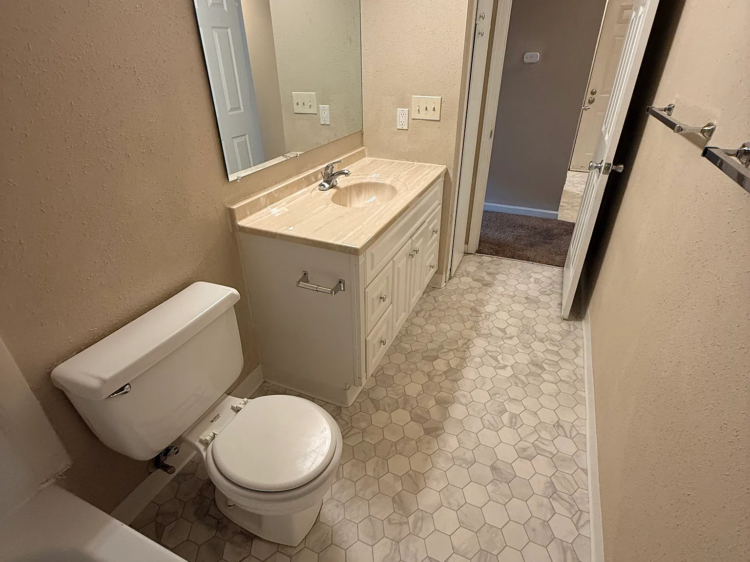 2 bed, 925 sqft, $1,650 — Photo 3