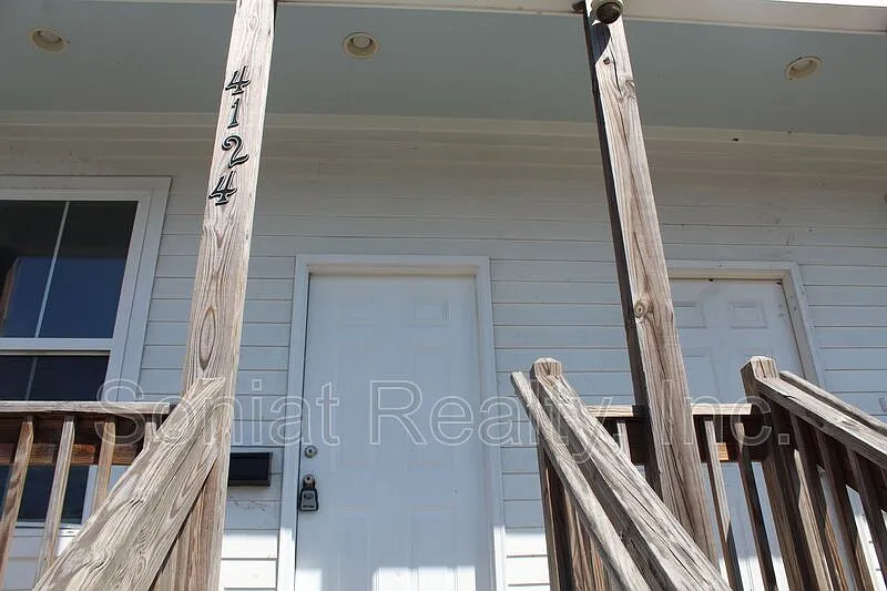 2 bed, 1.5 bath, 781 sqft, $1,275 — Photo 2