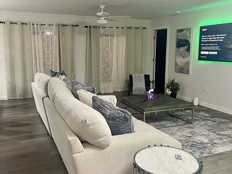 NW 1st Pl — Photo 2