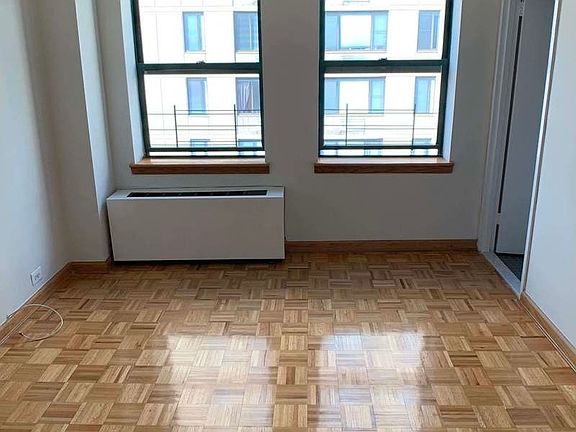 5th image of 600 Columbus Ave APT 13H