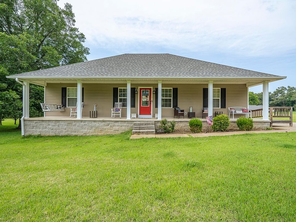 1st image of 240 Rosewood Dr