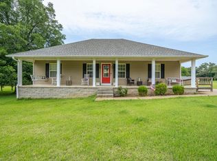 240 Rosewood Dr, Savannah, TN 38372