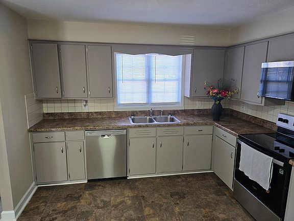 5th image of 1414 E Jefferson St