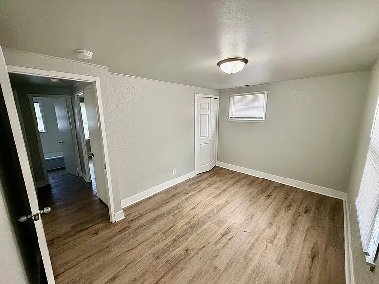 4341 Elm Ave — Photo 9