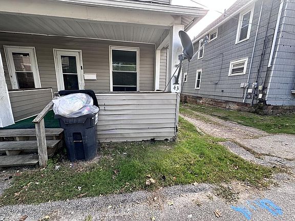 4th image of 43 Lind Ave