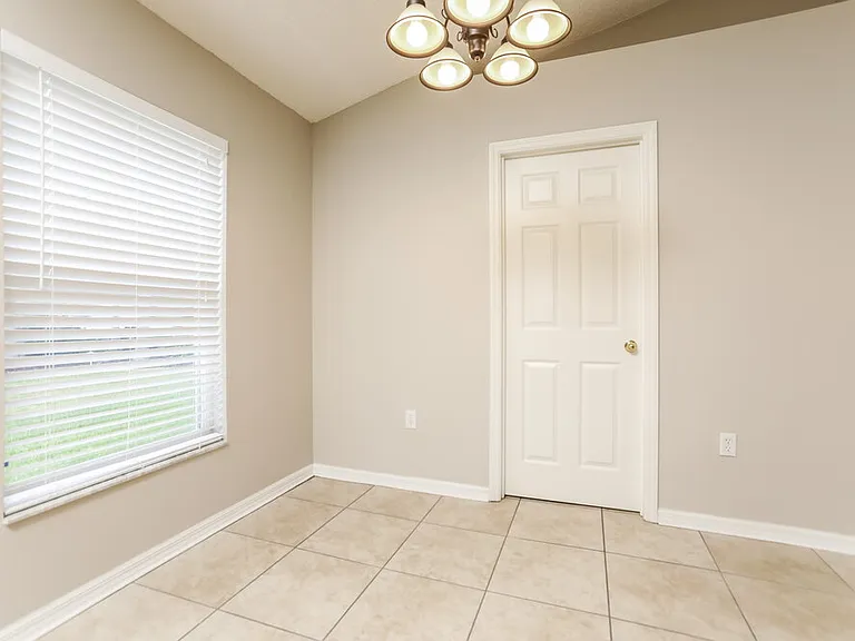 1168 Welch Hill Cir — Photo 5