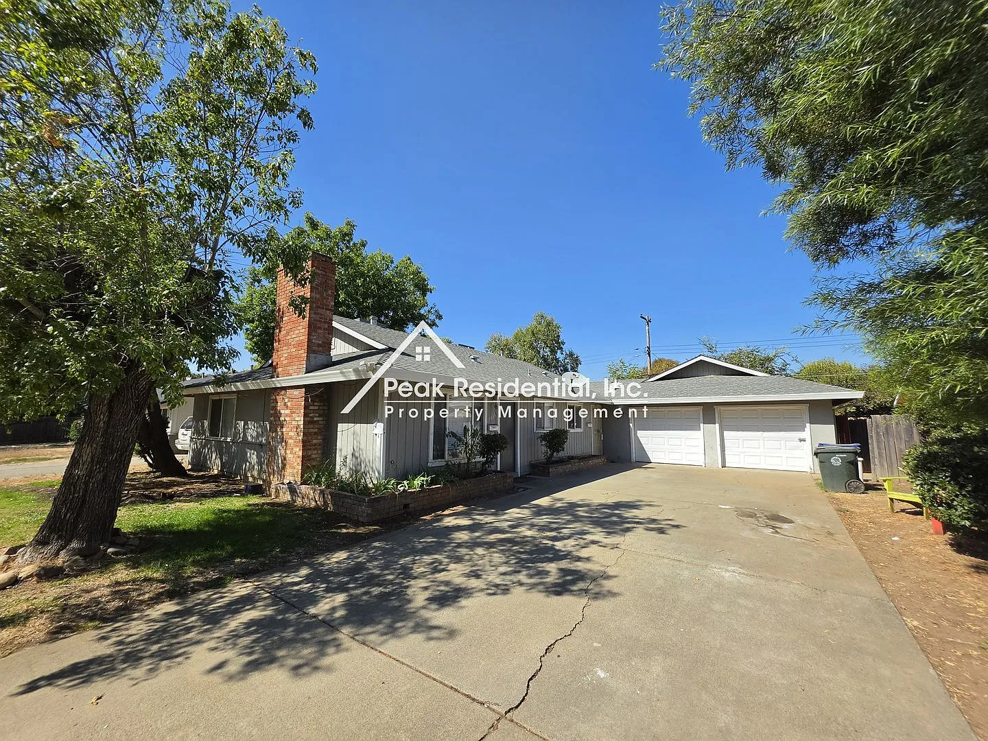 Updated 2bd/1ba Lincoln Village Duplex with Garage — Photo 1