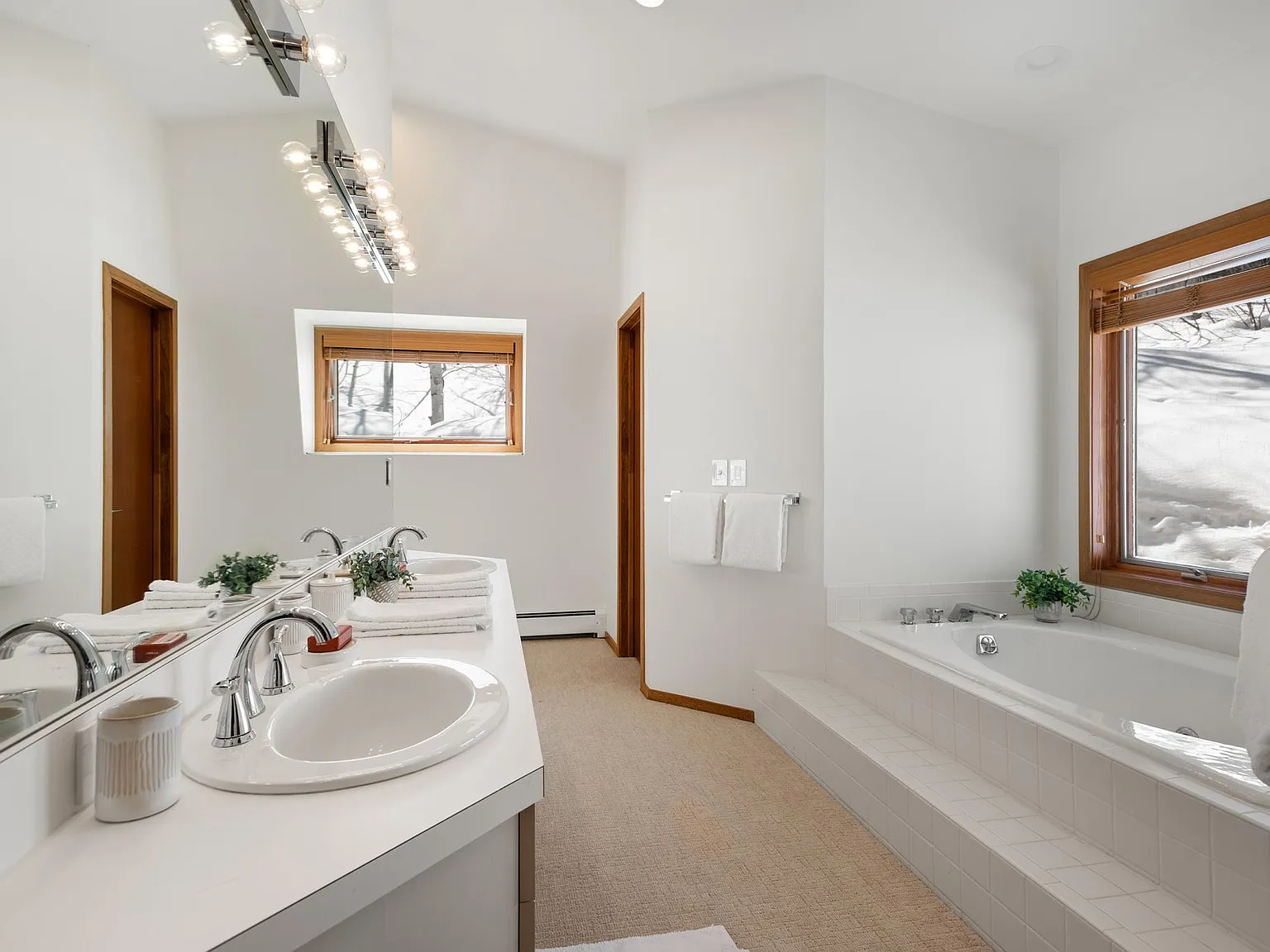 126 Edgewood Ln — Photo 4