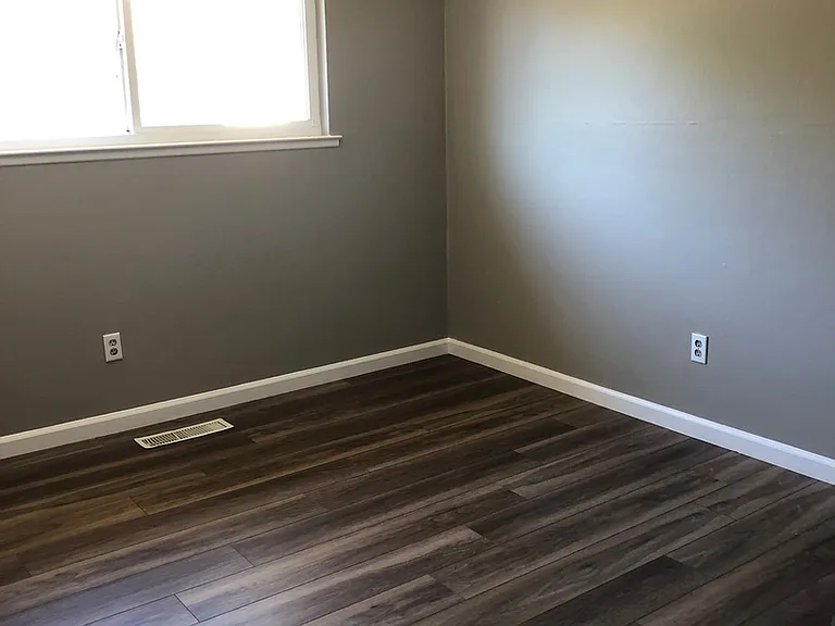 1745 Glenbrook Dr — Photo 7