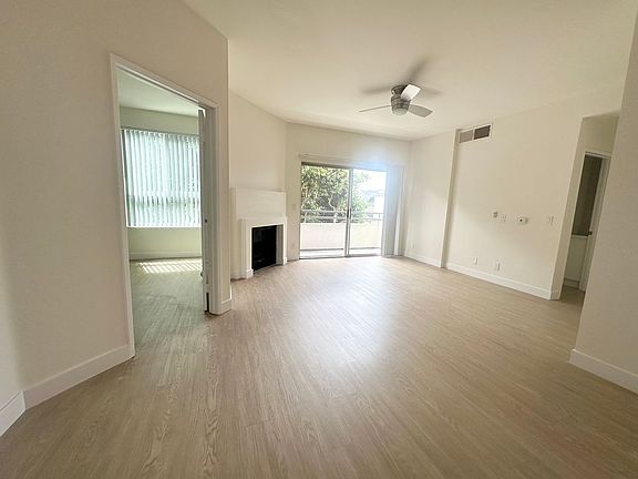 3rd image of 1234 N Las Palmas Ave #206