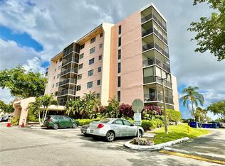 20840 San Simeon Way APT 401, Miami, FL 33179