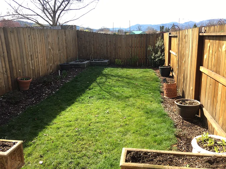 1484 Clearsprings Dr — Photo 24