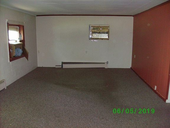 2nd image of 989 E 5th St #1