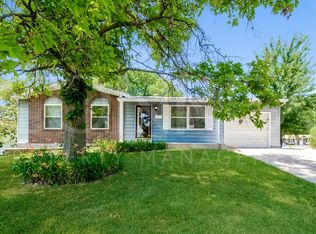 15 Cedar Park Dr, Florissant, MO 63031
