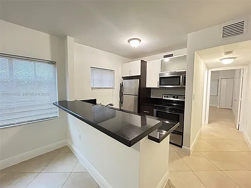 1034 Lenox Ave #10 Photo 1