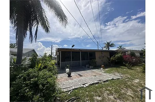 2824 N Dixie Hwy Photo 1
