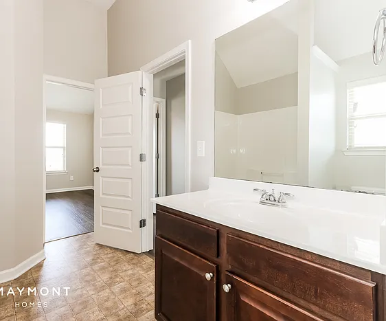 2750 Huntcliffe Dr — Photo 9