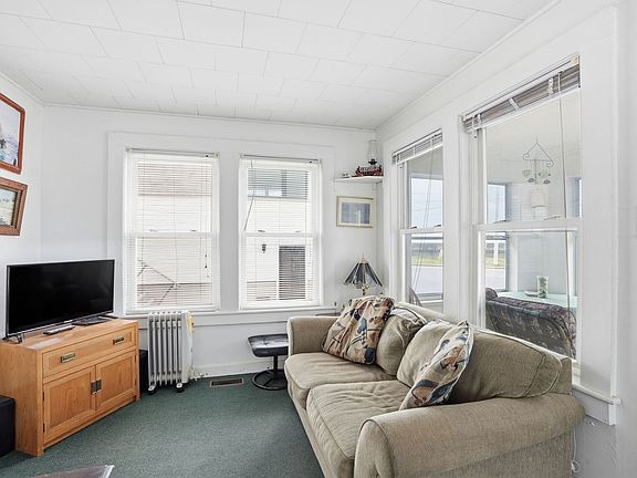 5th image of 6 Touraine Ave