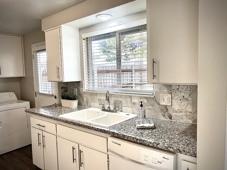 Washer and dryer hookups (units available for additional rent)