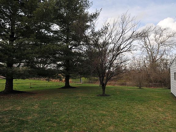 4th image of 562 Marjorie Ln