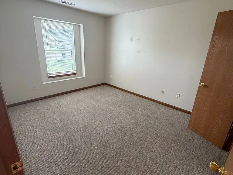 3516 Thornhill Cir W — Photo 13