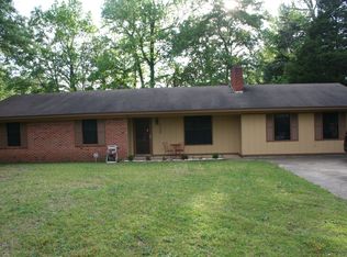 235 Pinecrest Cir, Columbus, MS 39702