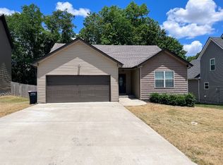 1888 Rains Rd, Clarksville, TN 37042