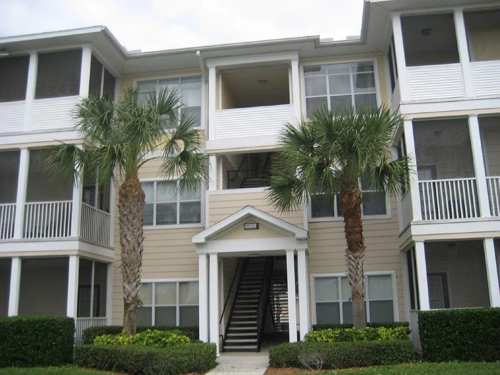1 bed, 826 sqft, $1,345 — Photo 3