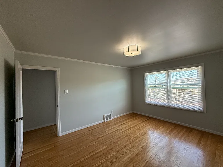 4039 Mission St — Photo 15