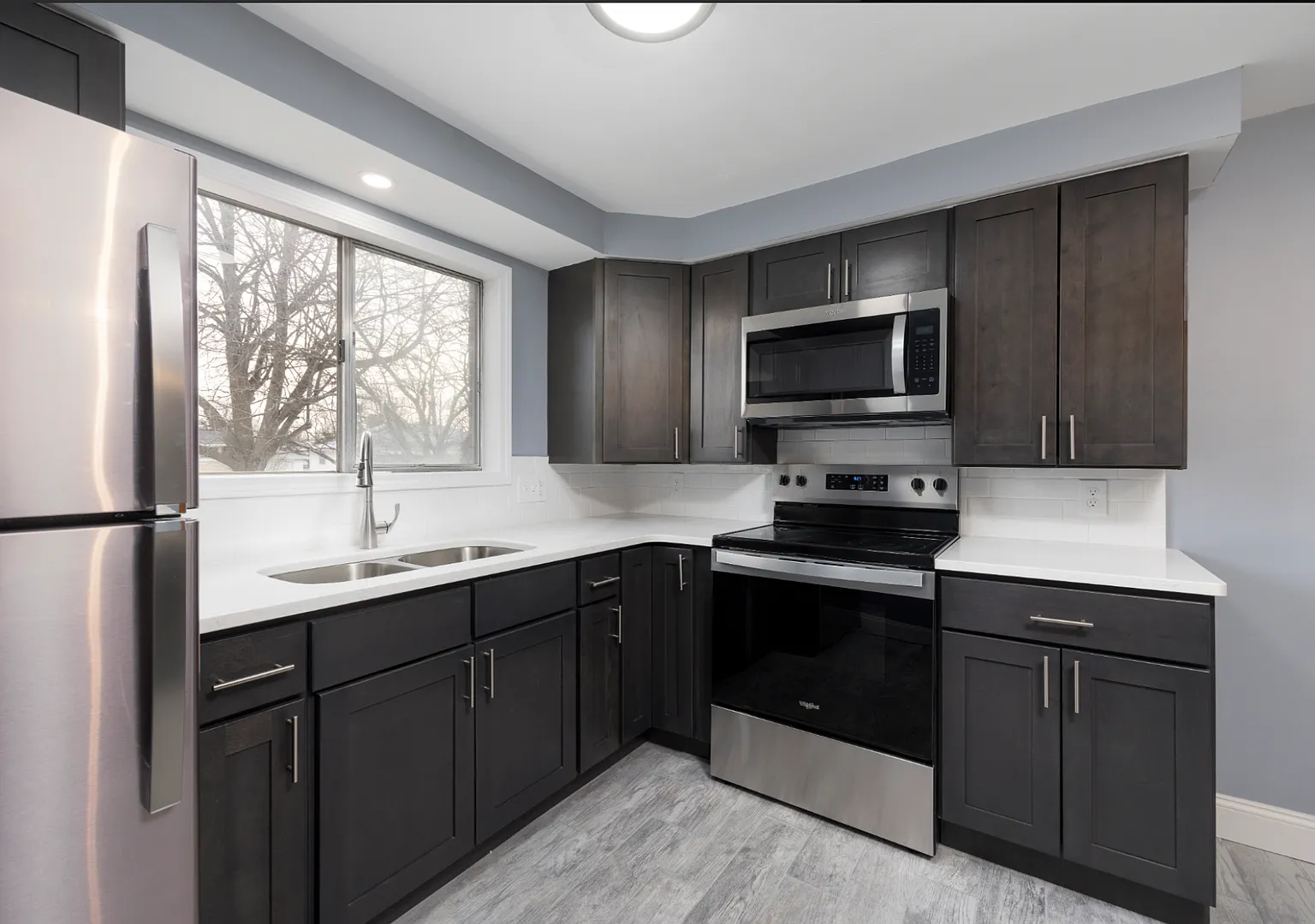 562 Kenmore — Photo 3
