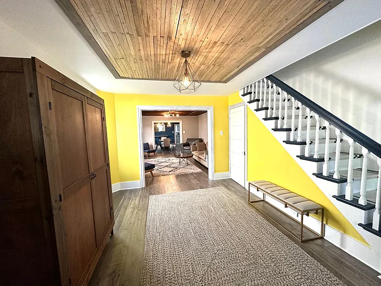 25 S Spring Garden St — Photo 2