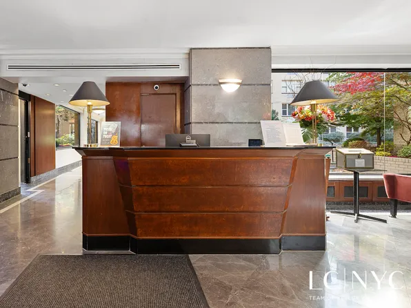 415 East 52nd Street image 18 of 22