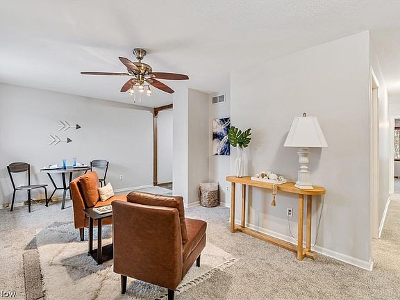 5th image of 128 Christy Dr