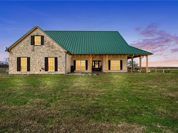 970 W Somers Ln, Axtell, TX 76624