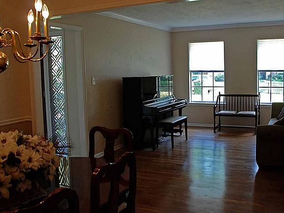 4th image of 10814 Fawnview Dr