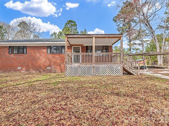 5th image of 3489 Oakridge Rd