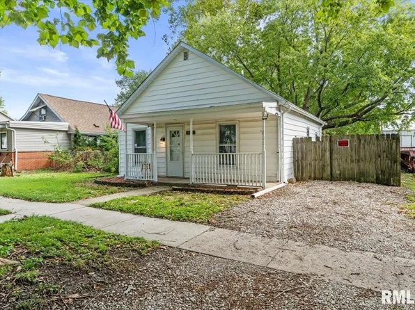 130 6th St, Illiopolis, IL 62539