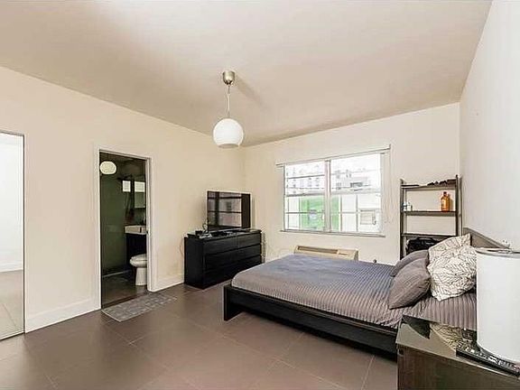 5th image of 3101 Indian Creek Dr APT 208